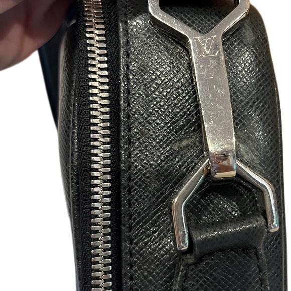 Louis Vuitton Black Laptop Case - Picture 4 of 11